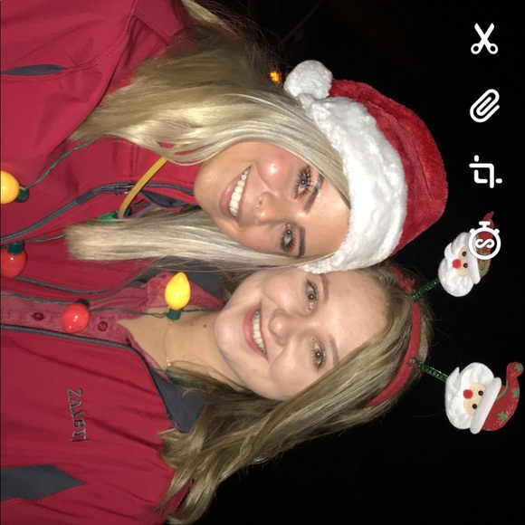 Meet your Posher, Ivey - Picture 1 of 1